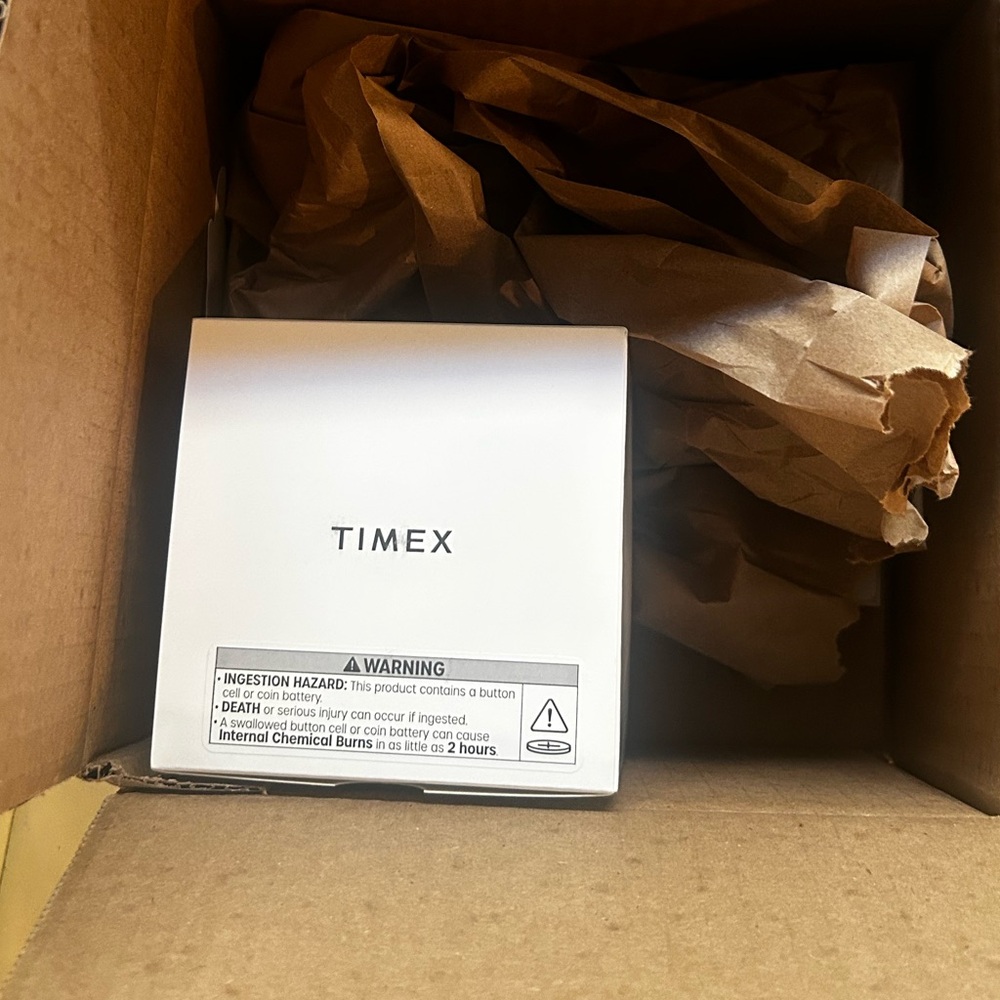 Noah X Timex Moon Phase Watch. Gold Watch, Black Leather Strap. Date Window - Picture 6 of 6